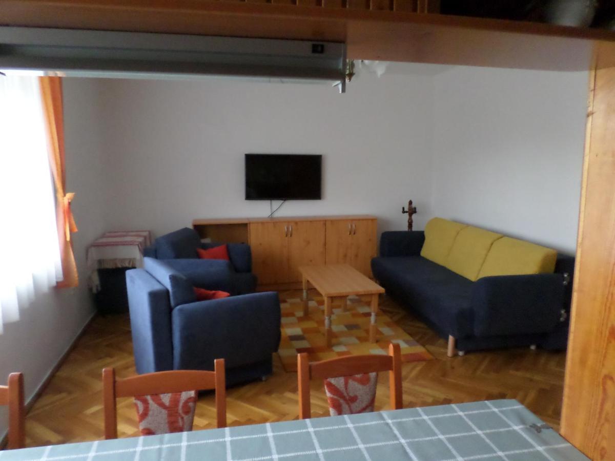 Szabadido Vendeghaz Apartment Revfulop Ngoại thất bức ảnh