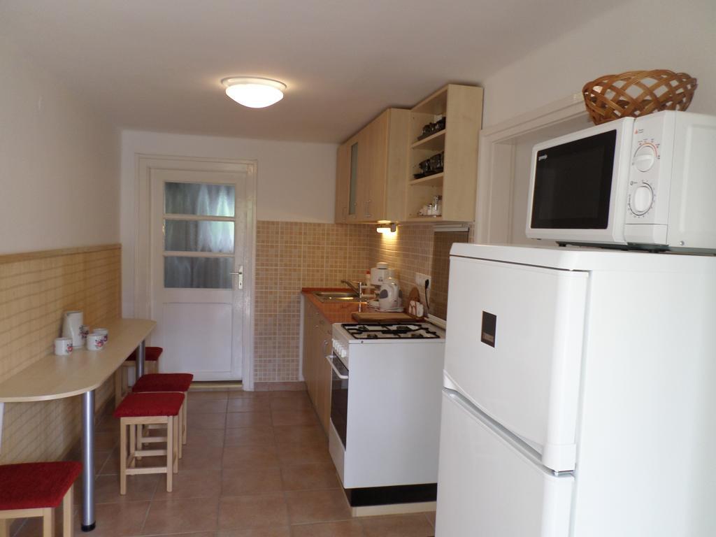 Szabadido Vendeghaz Apartment Revfulop Ngoại thất bức ảnh