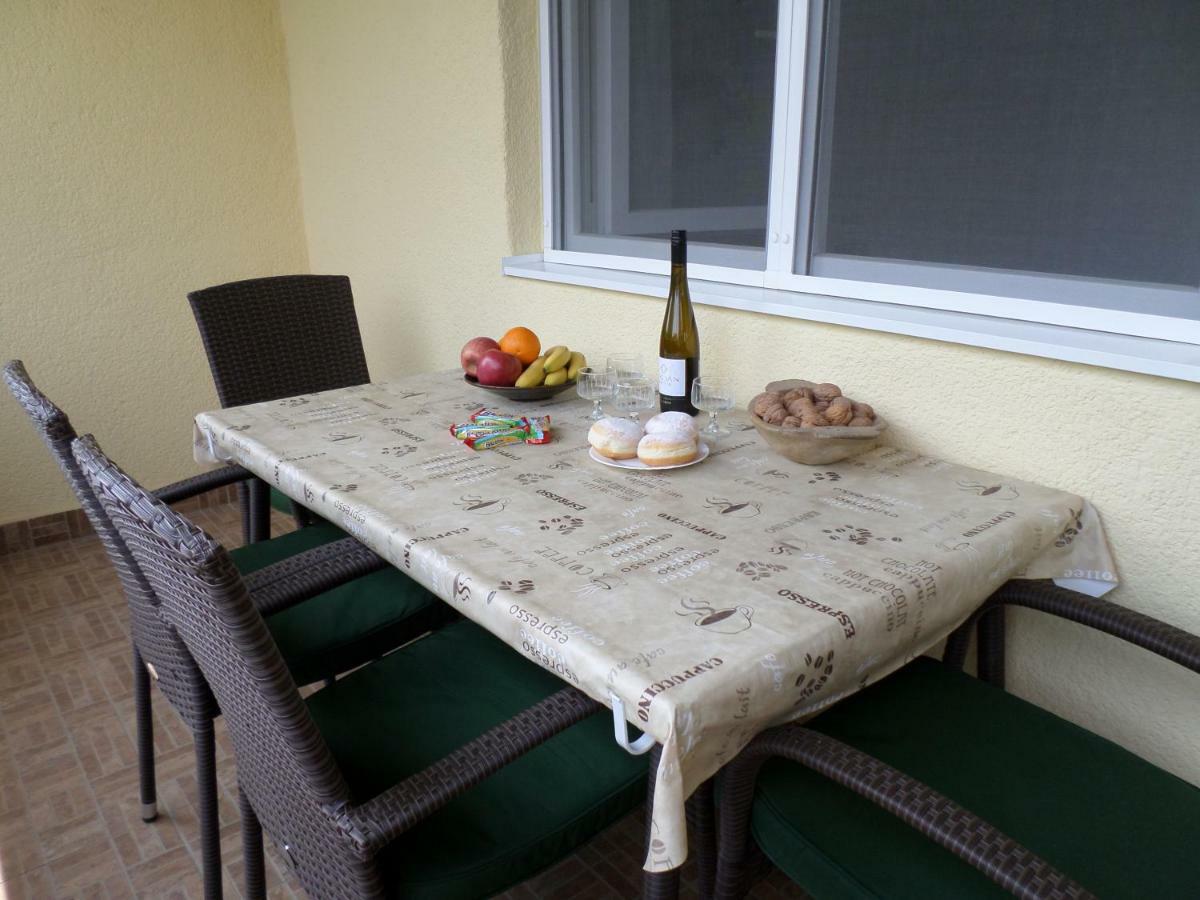 Szabadido Vendeghaz Apartment Revfulop Ngoại thất bức ảnh